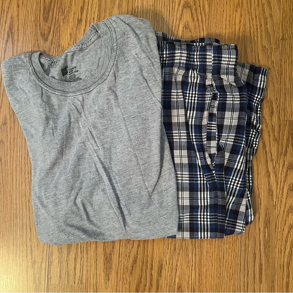 Hanes Heather Gray Comfort Tee & Merona Blue/ Gray Pants Pajama Set Size Medium